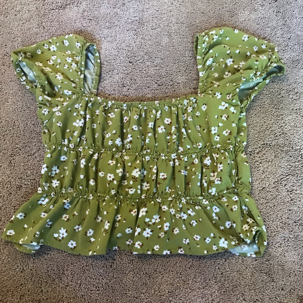 Green Floral Crop Top ☘️